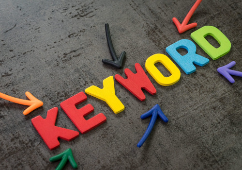 Choosing Relevant Keywords for Free Stock Images